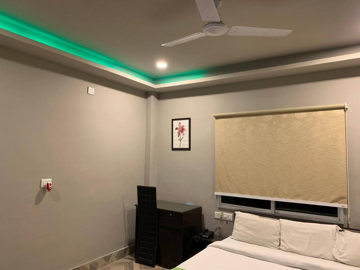 Gd Hotel Njp Siliguri Exteriör bild